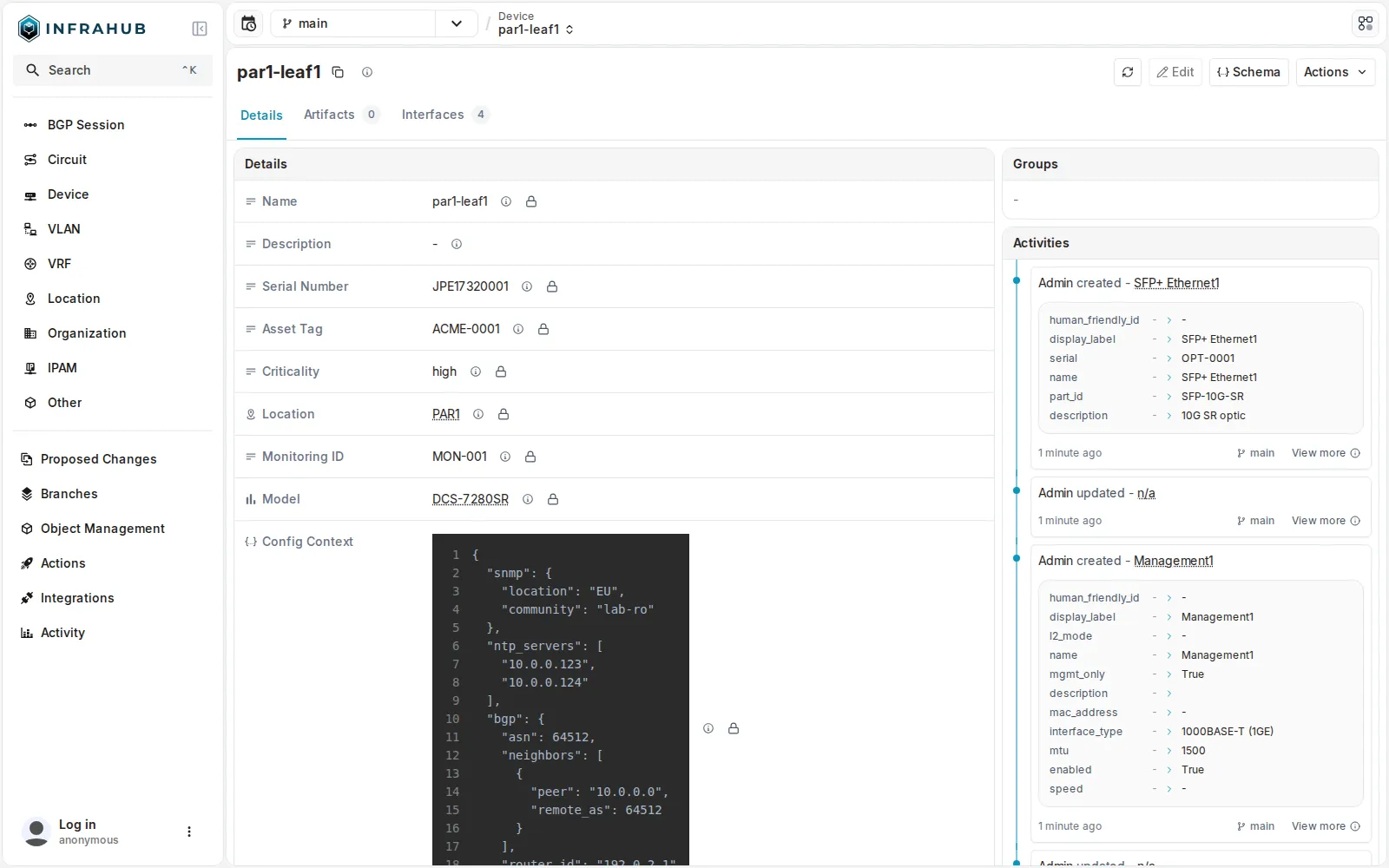 La fiche d'un device dans Infrahub : les custom fields Criticality et Monitoring ID, et le Config Context en JSON (snmp, ntp_servers, bgp).