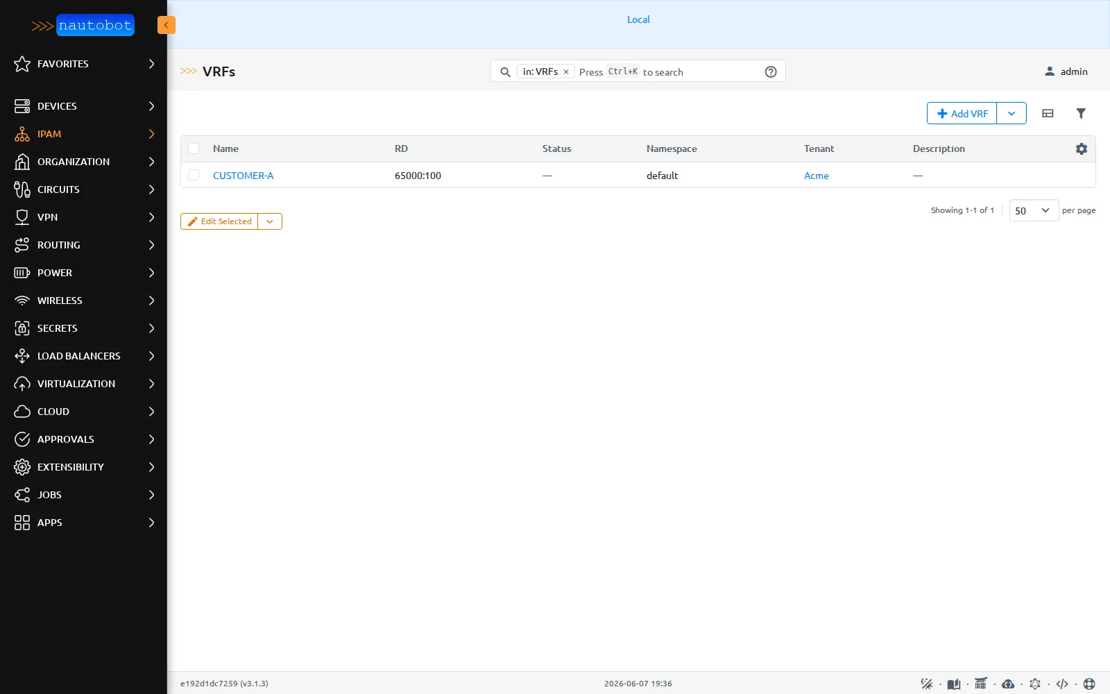 La vue VRFs de Nautobot : CUSTOMER-A avec une colonne Namespace valant default.