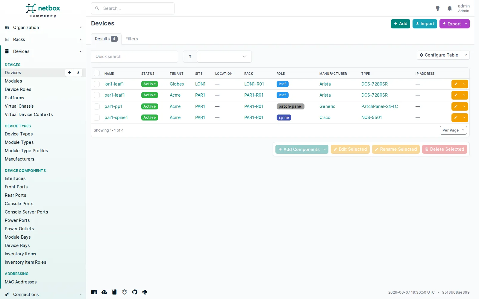 La liste Devices de NetBox 4.6.2 : 4 équipements, tous au statut Active, avec tenant, site, rack, rôle, constructeur et type.